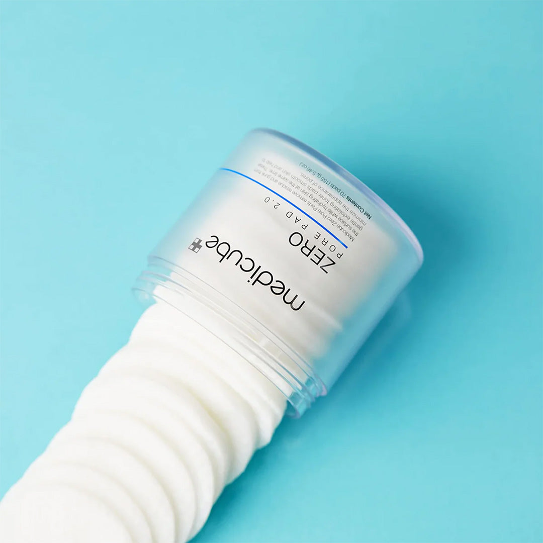 Medicube Zero Pore Pads lying outside the container